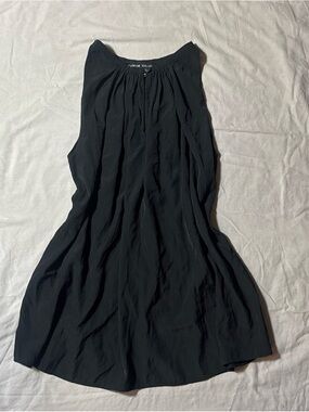 Black Sleeveless office / work top